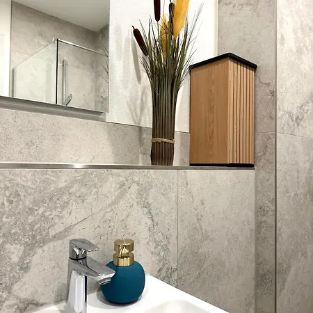 Neu Goldstadt Urban - Schloessle بفورتسهايم