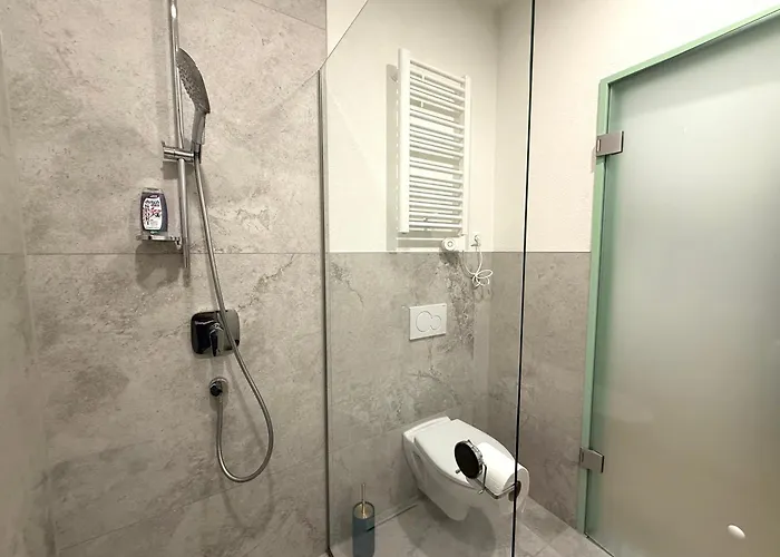 公寓 Neu Goldstadt Urban - Schloessle 普福尔茨海姆