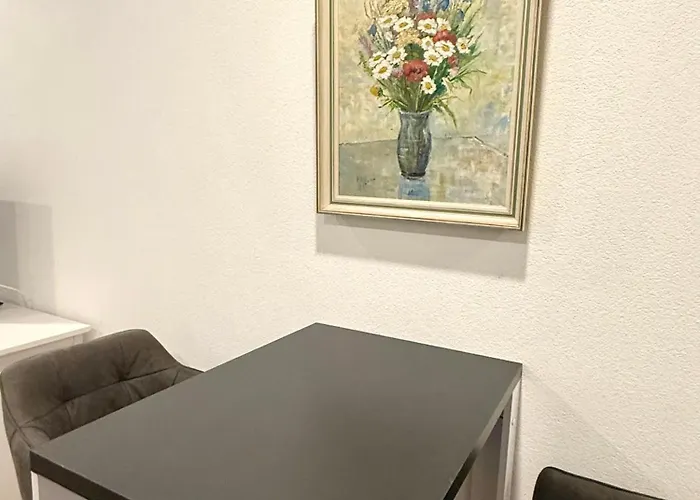 Neu Goldstadt Urban - Schloessle 普福尔茨海姆