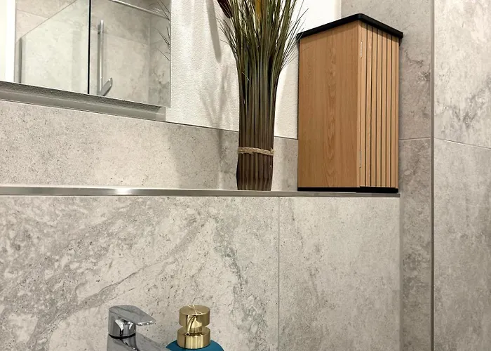 Neu Goldstadt Urban - Schloessle 普福尔茨海姆