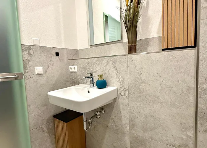 公寓 Neu Goldstadt Urban - Schloessle 普福尔茨海姆