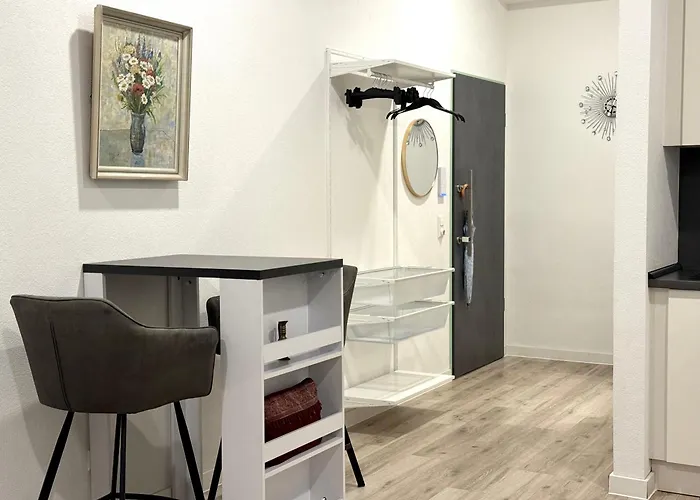 公寓 Neu Goldstadt Urban - Schloessle 普福尔茨海姆